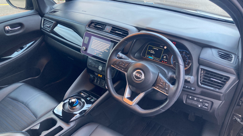 Nissan LEAF 110kW N-Connecta 39kWh 5dr Auto Electric Hatchback